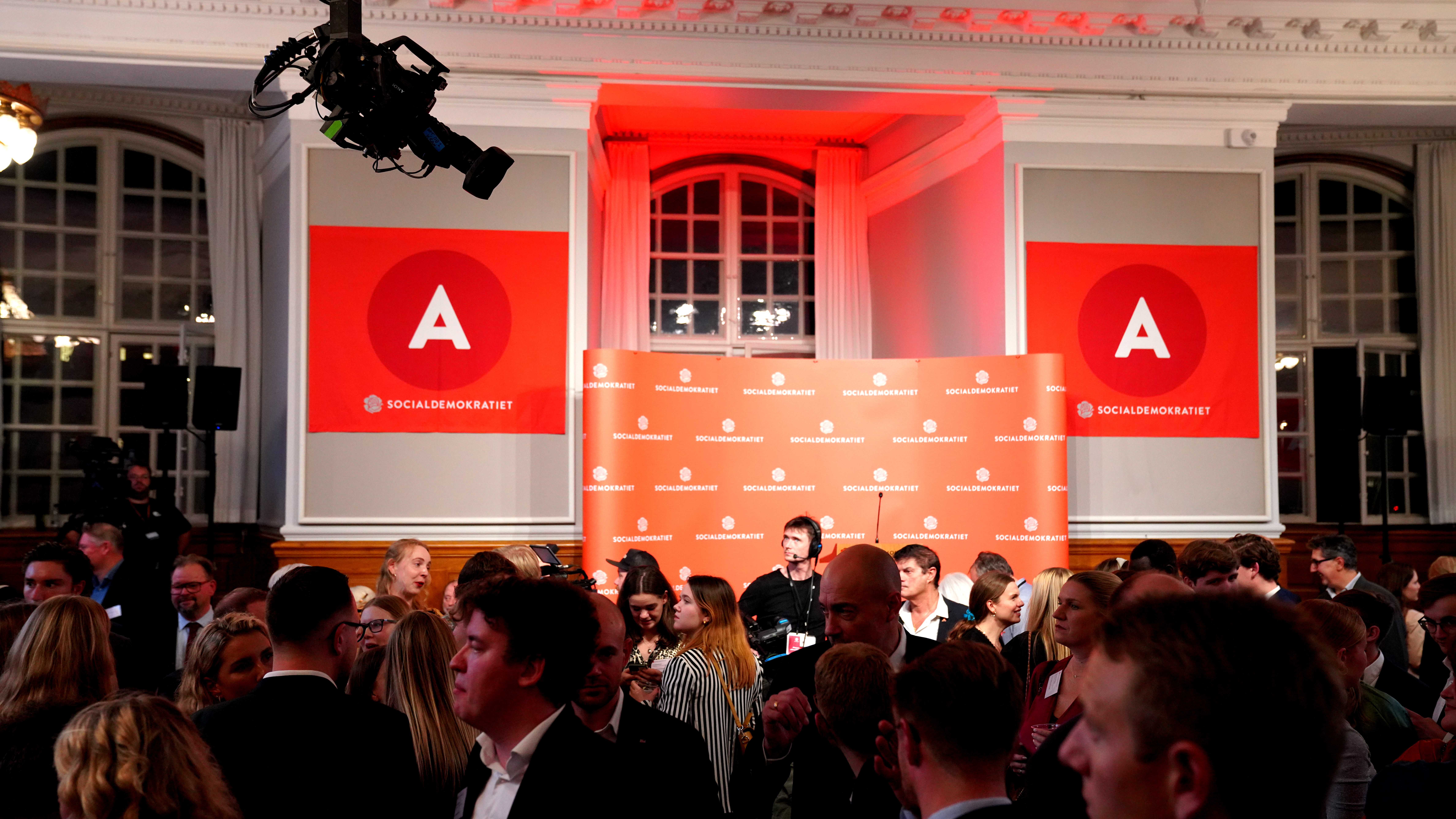 Ny rapport om mediedækningen af folketingsvalget 2022: Mette Frederiksen fik sit krisevalg